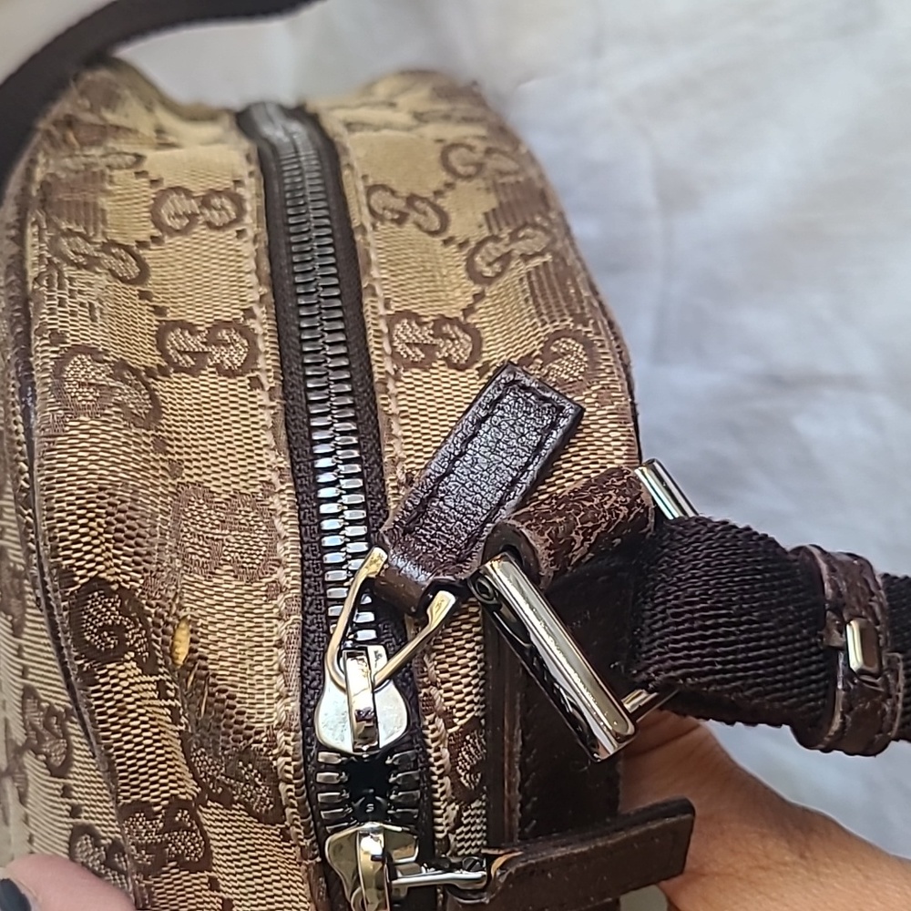 Gucci Crossbody - Picture 11 of 14